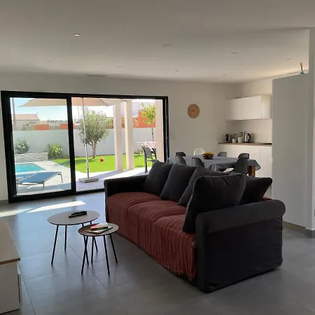 Neuve 5 Etoiles Avec Piscine Chauffee, A 900m Des Plages Villa