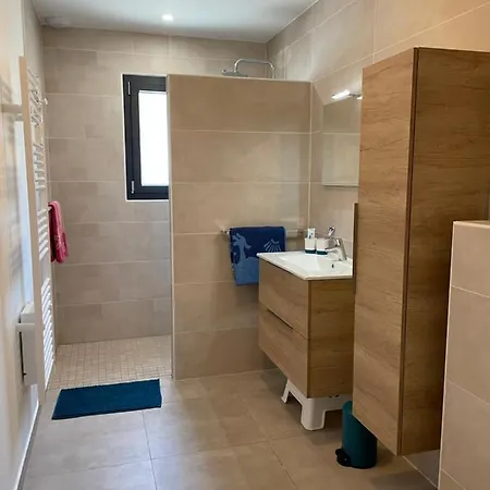 Villa Neuve 5 Etoiles Avec Piscine Chauffee, A 900m Des Plages *