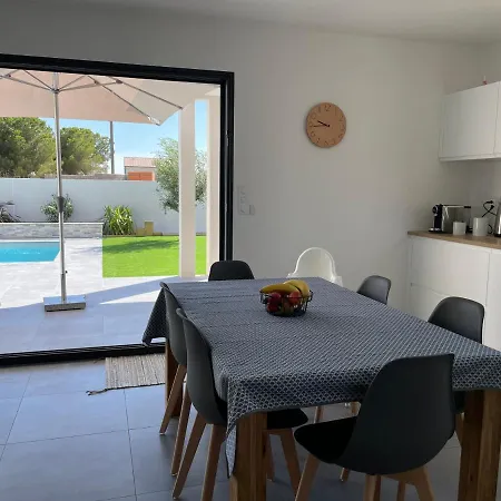 Villa Neuve 5 Etoiles Avec Piscine Chauffee, A 900m Des Plages *