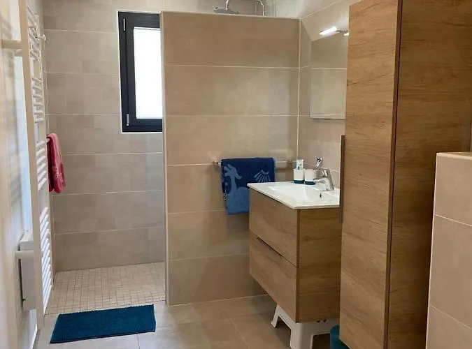 Villa Neuve 5 Etoiles Avec Piscine Chauffée, à 900m Des Plages *